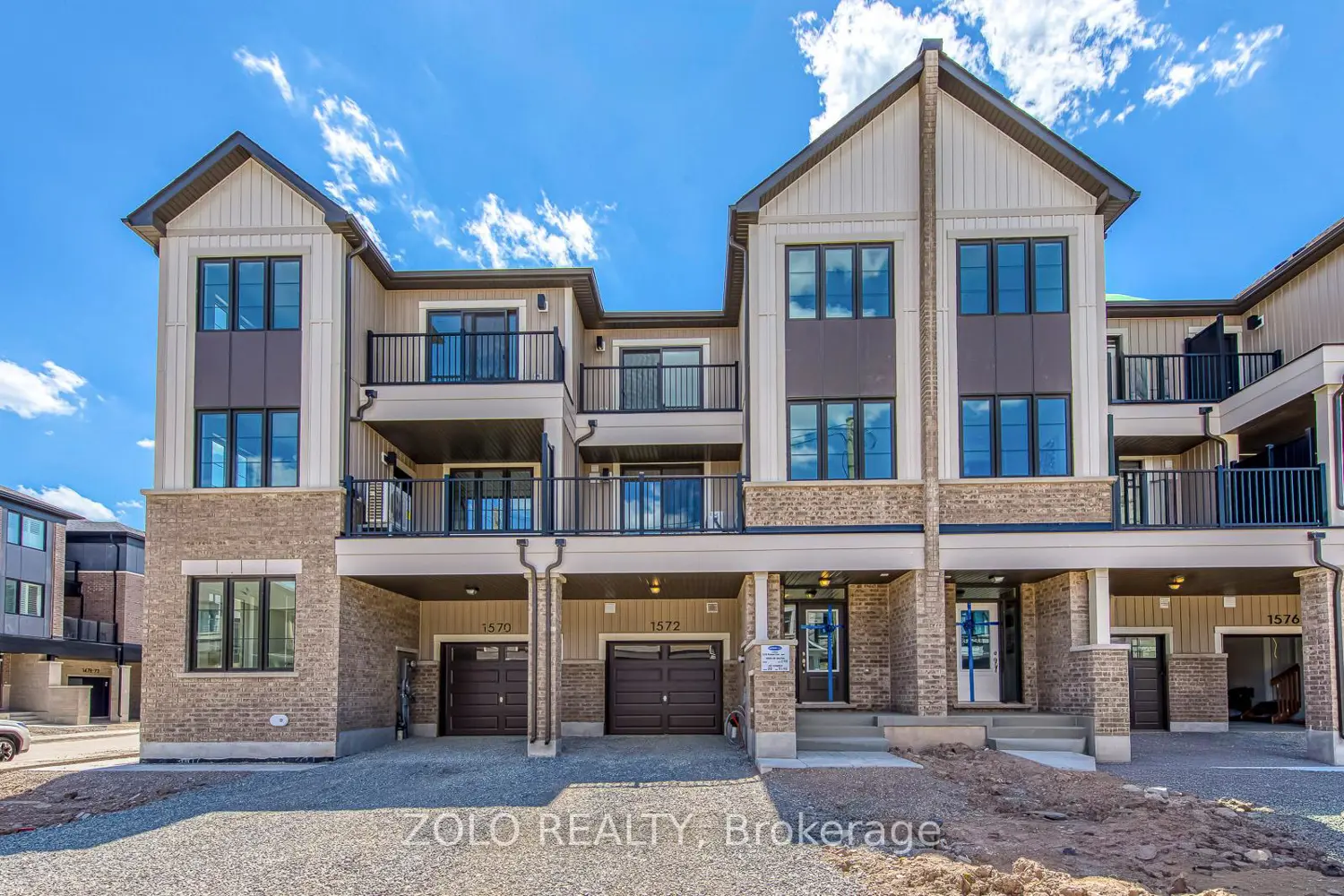1572 Rutland Crescent