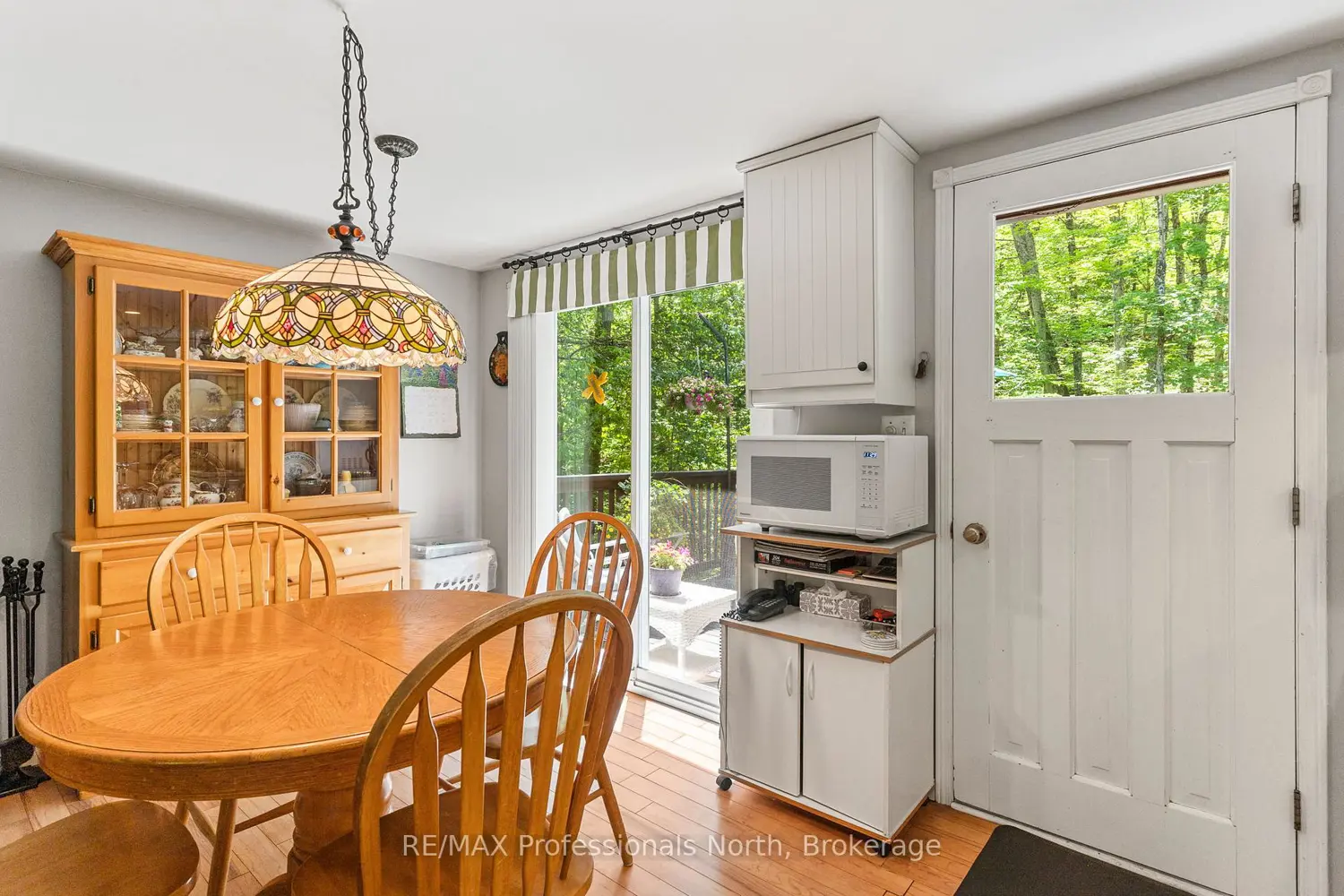 4792 Harburn Road photo 4