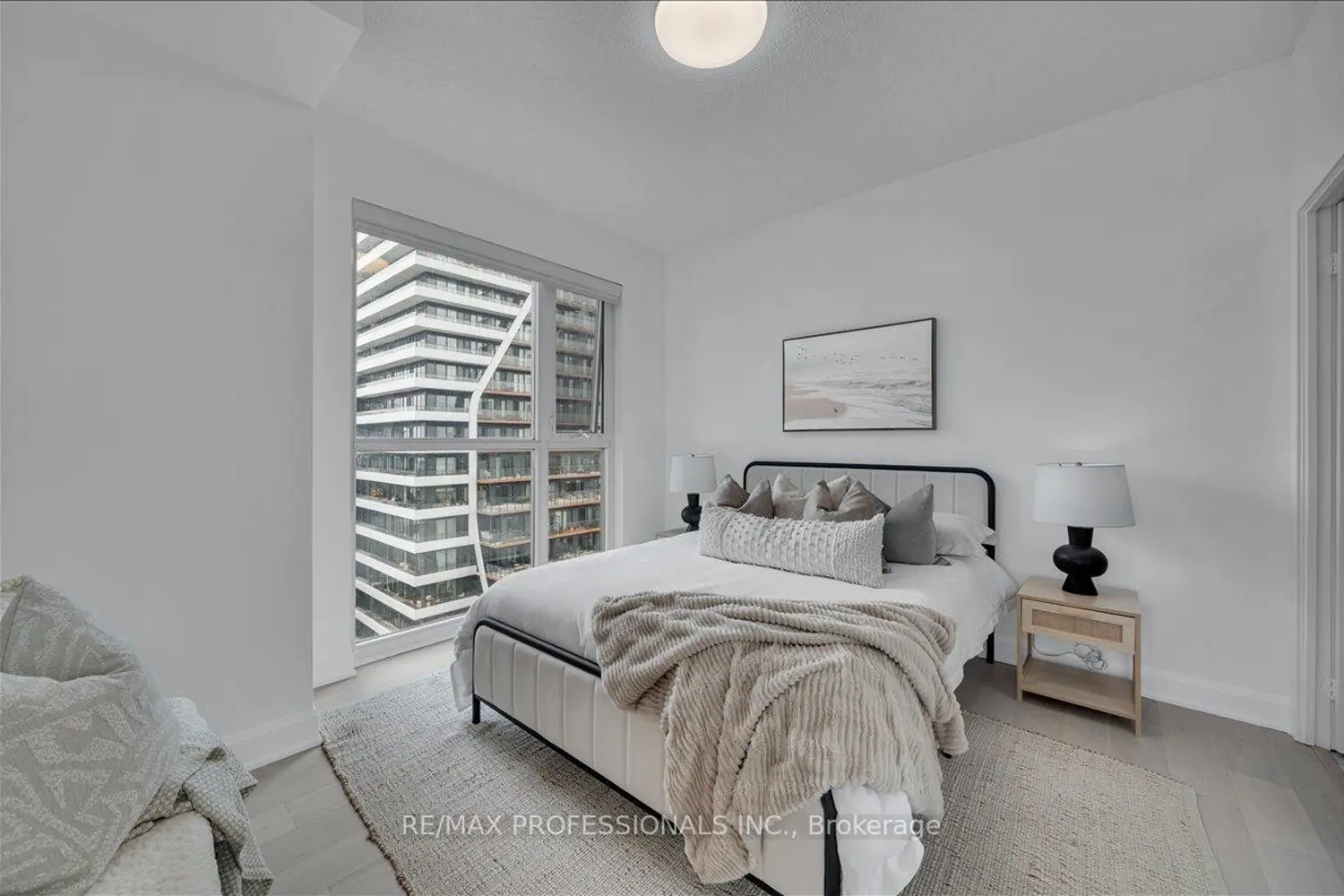 33 Shore Breeze Drive 1310 photo 5
