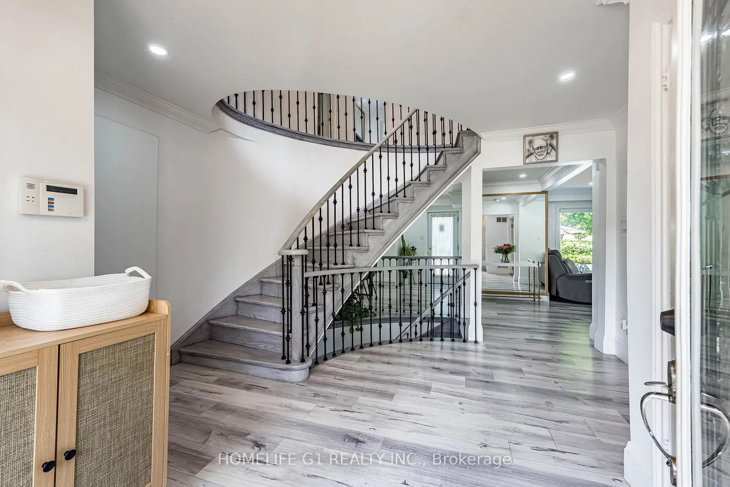 17 Crescent Hills Drive photo 2