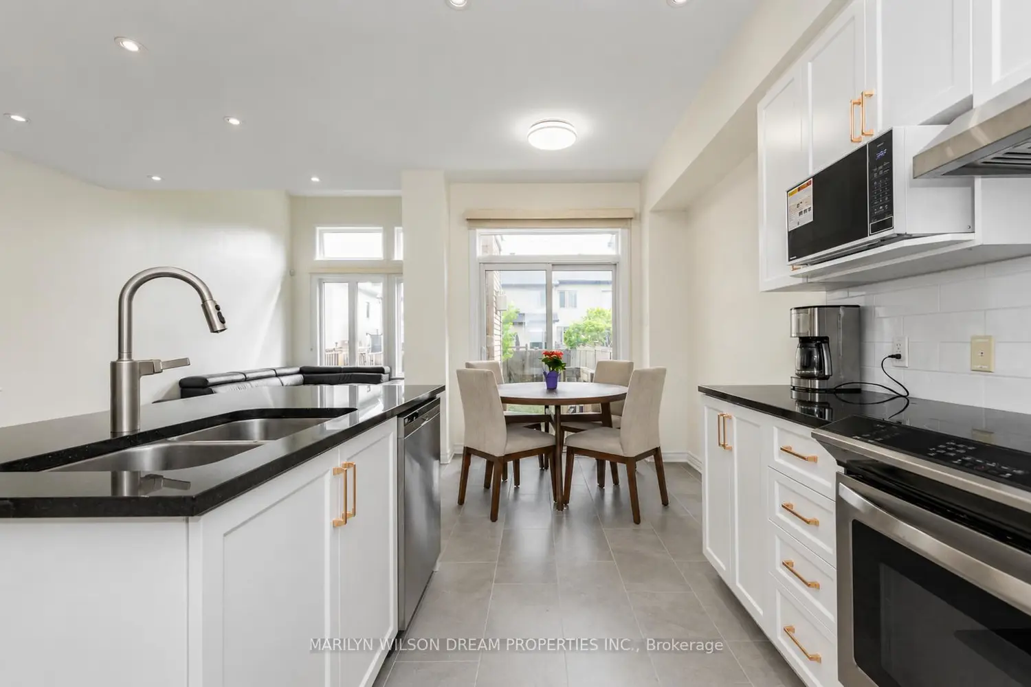 139 Popplewell Crescent photo 5