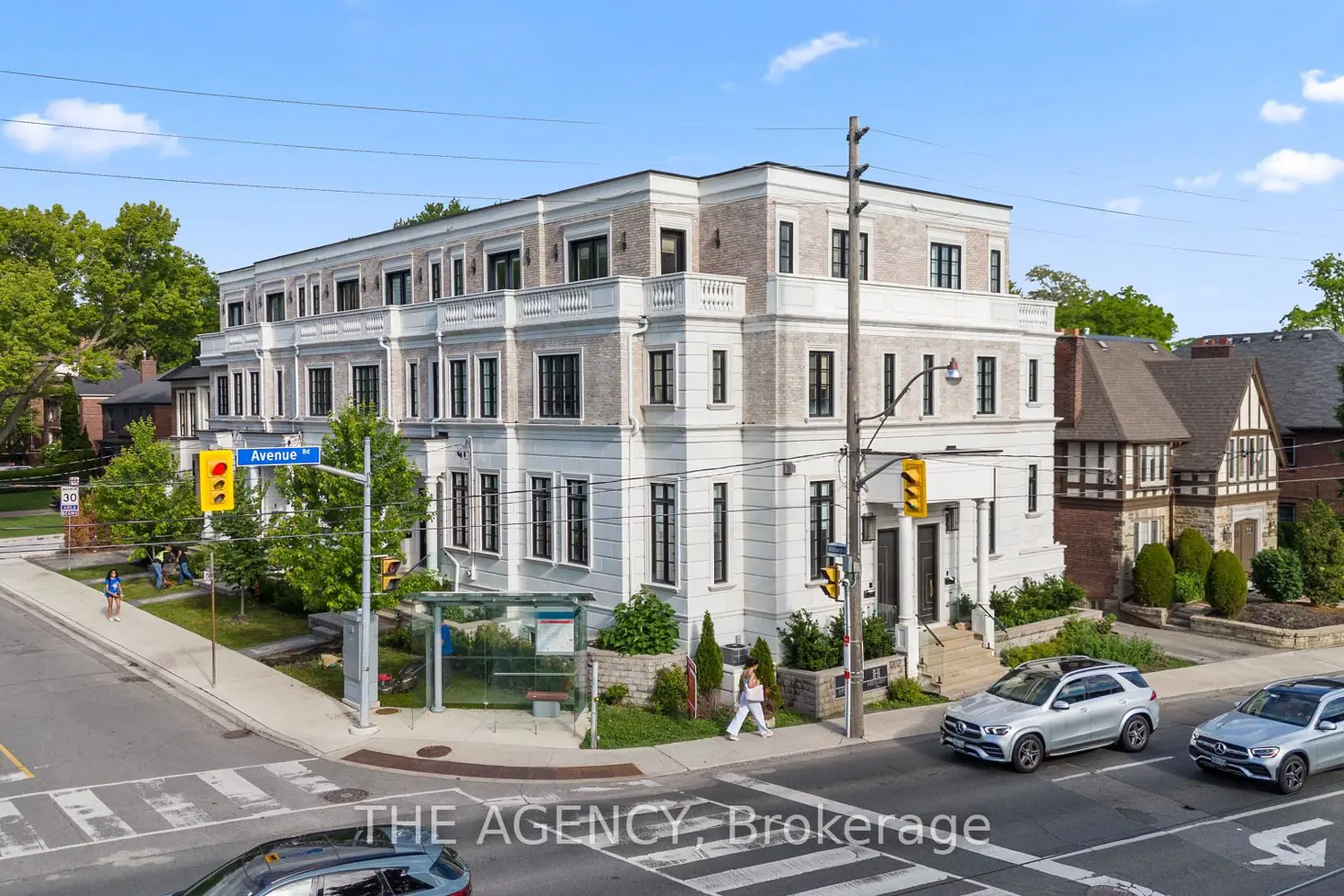 30 Hillhurst Boulevard