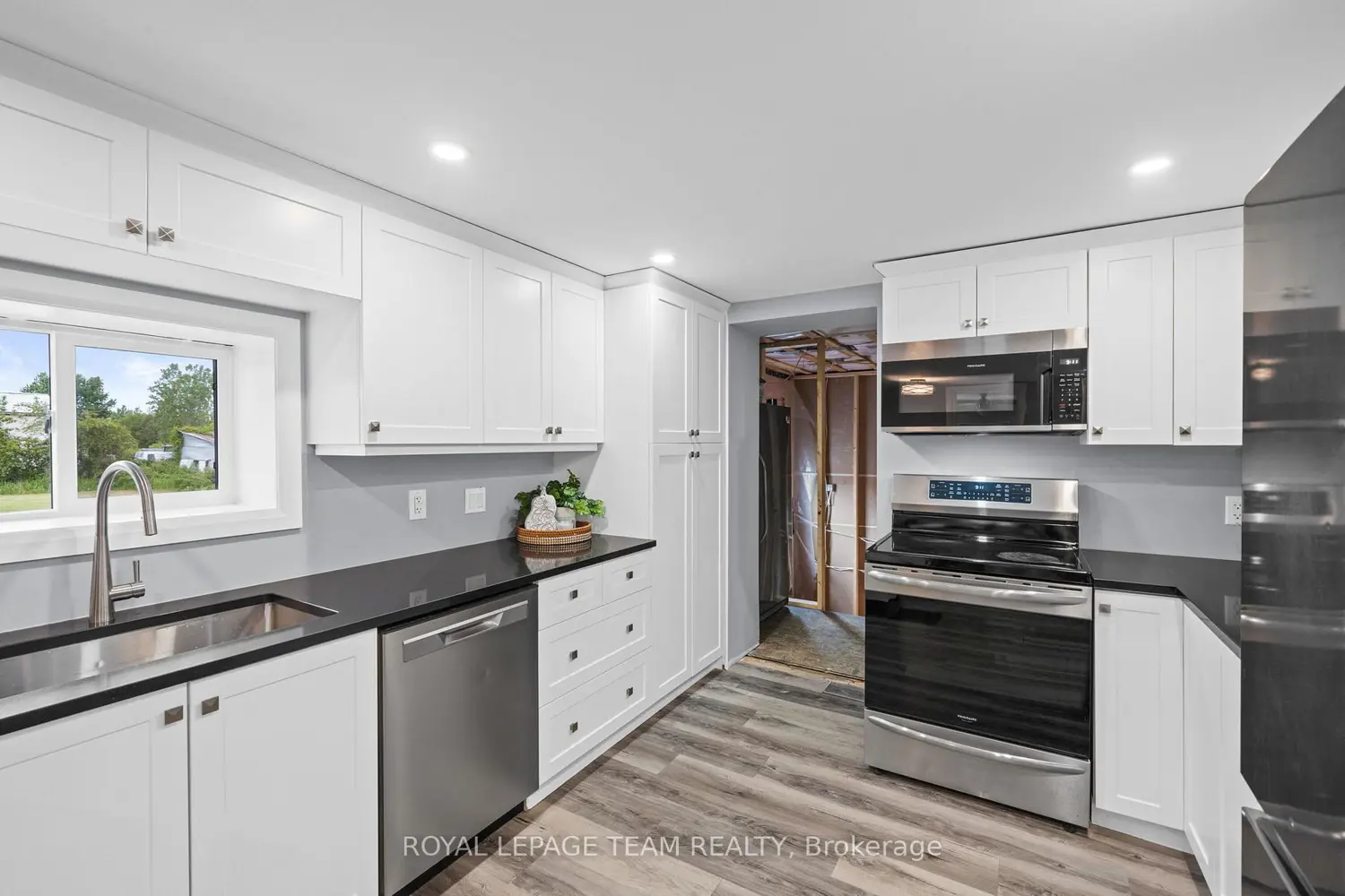 16509 Cedarvale Road photo 4