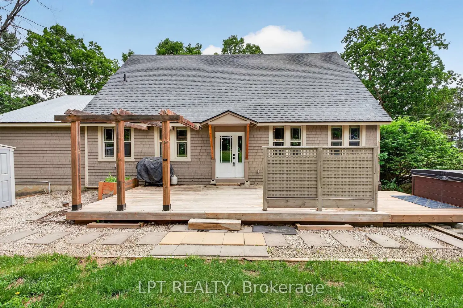 26 Charbonneau Street photo 5