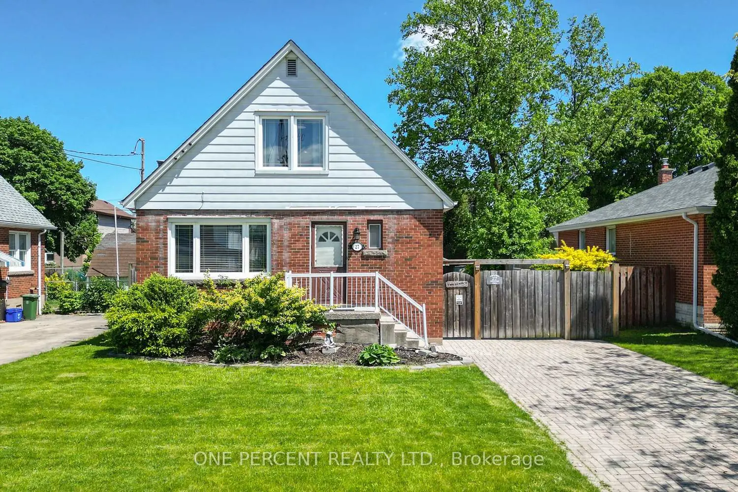 27 Delevan Crescent photo 2