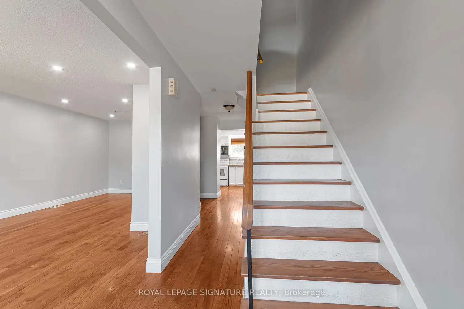 27 Daphne Crescent