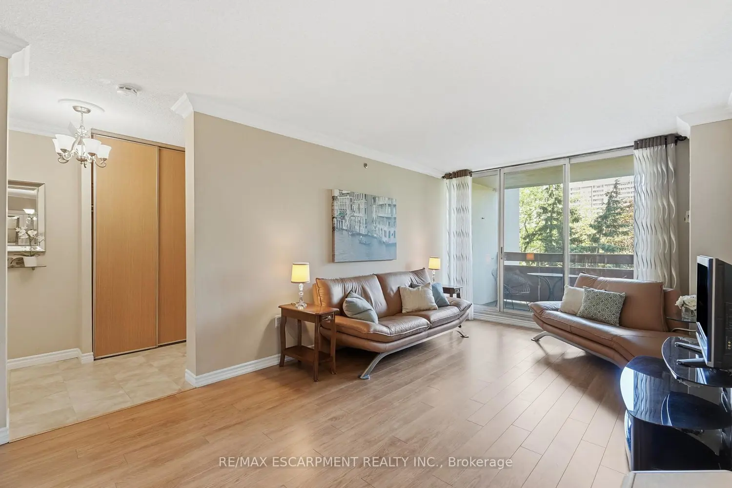 205 Hilda Avenue 507 photo 5