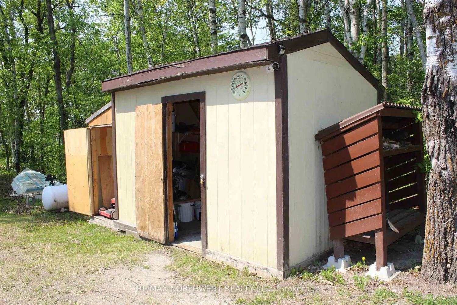 51 Grant Dr photo 3