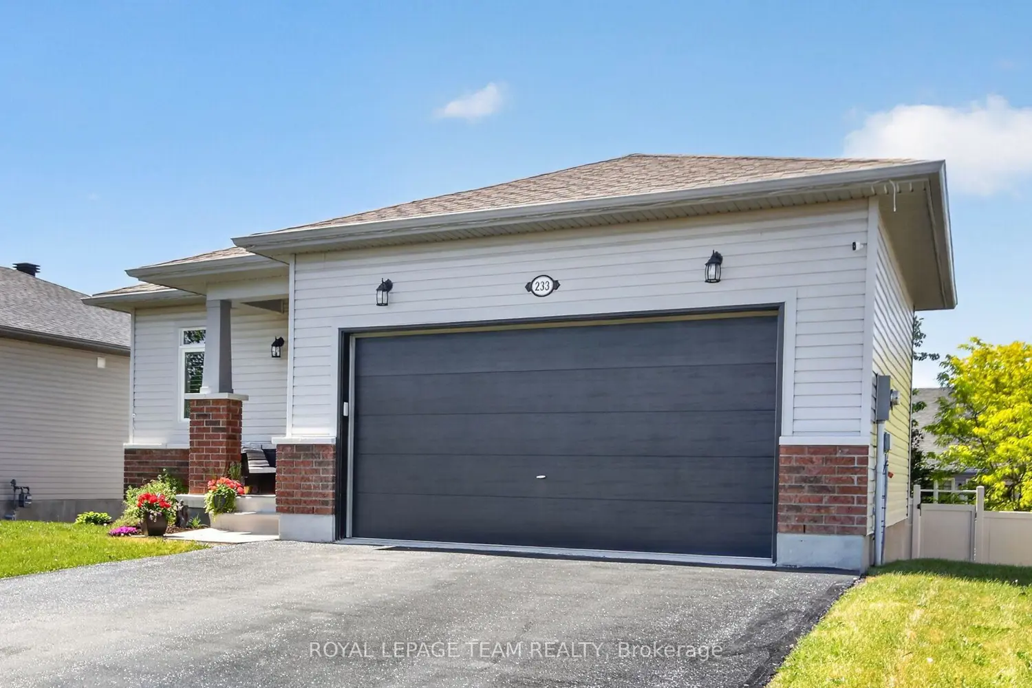 233 Edey Street photo 2