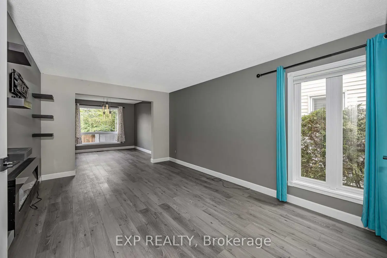 1797 Belval Crescent photo 2