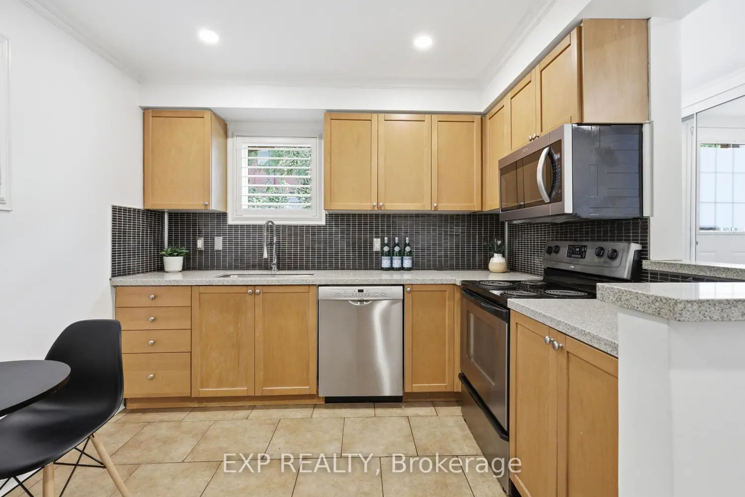 31 Foundry Avenue 29 photo 3