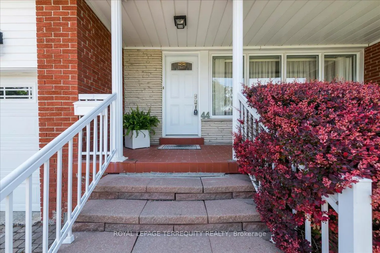 44 Margaret Avenue photo 2