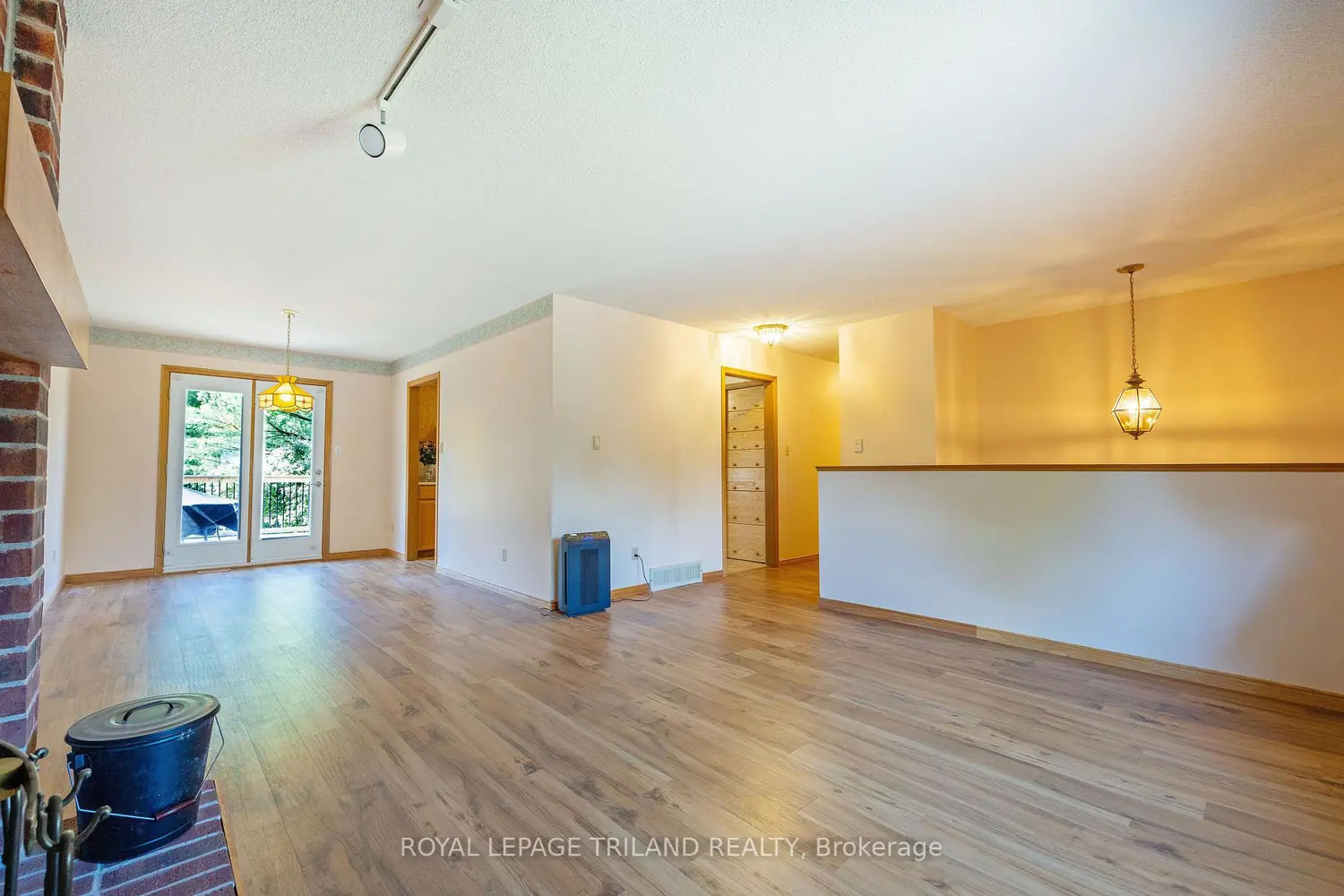 597 Seburn Drive photo 5
