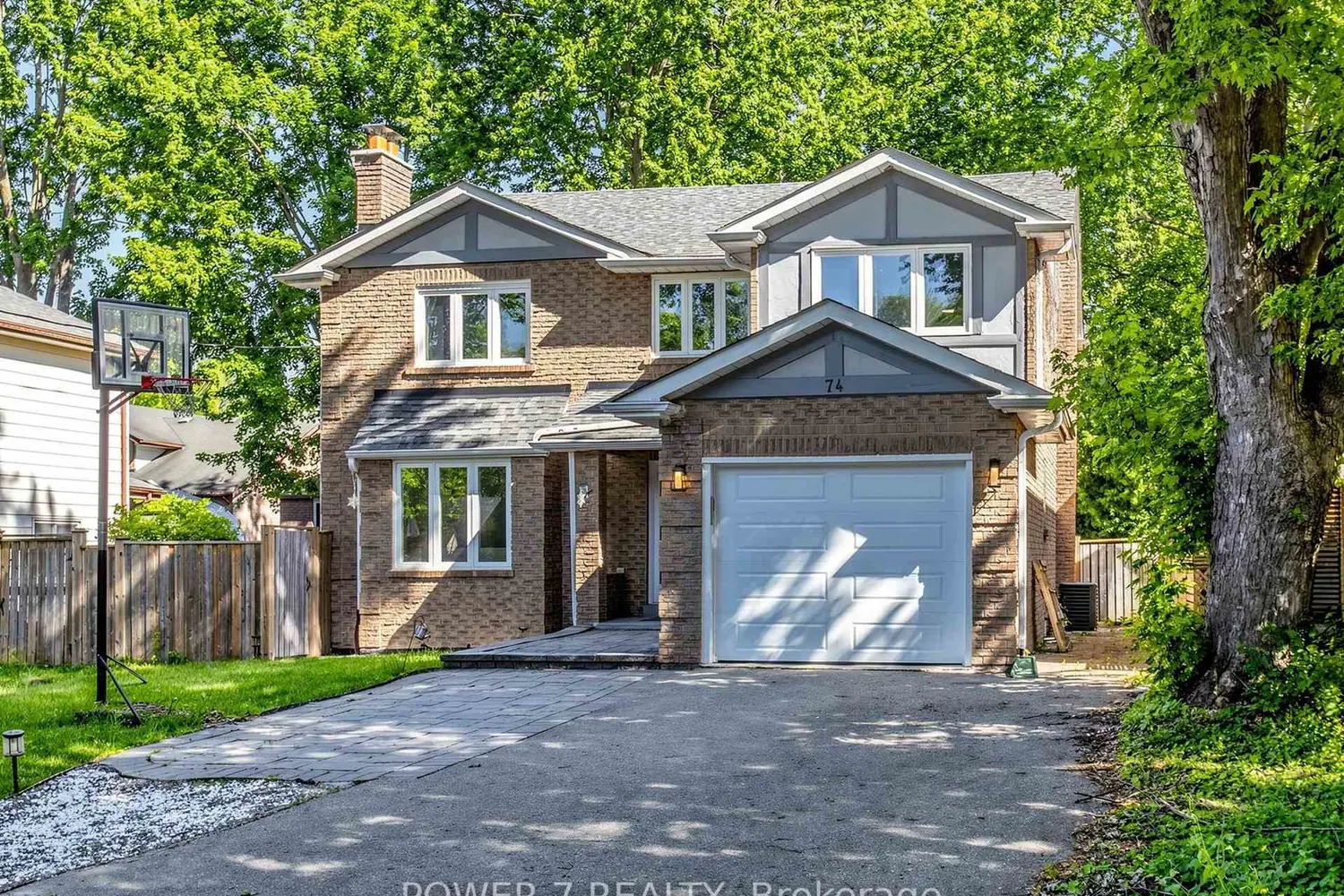 74 Sylvan Crescent photo 2