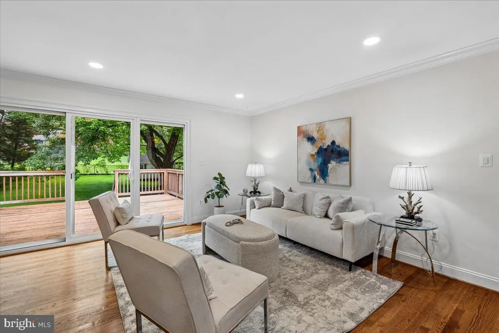 9817 Cherry Tree Lane, Silver Spring, MD 20901 photo 5