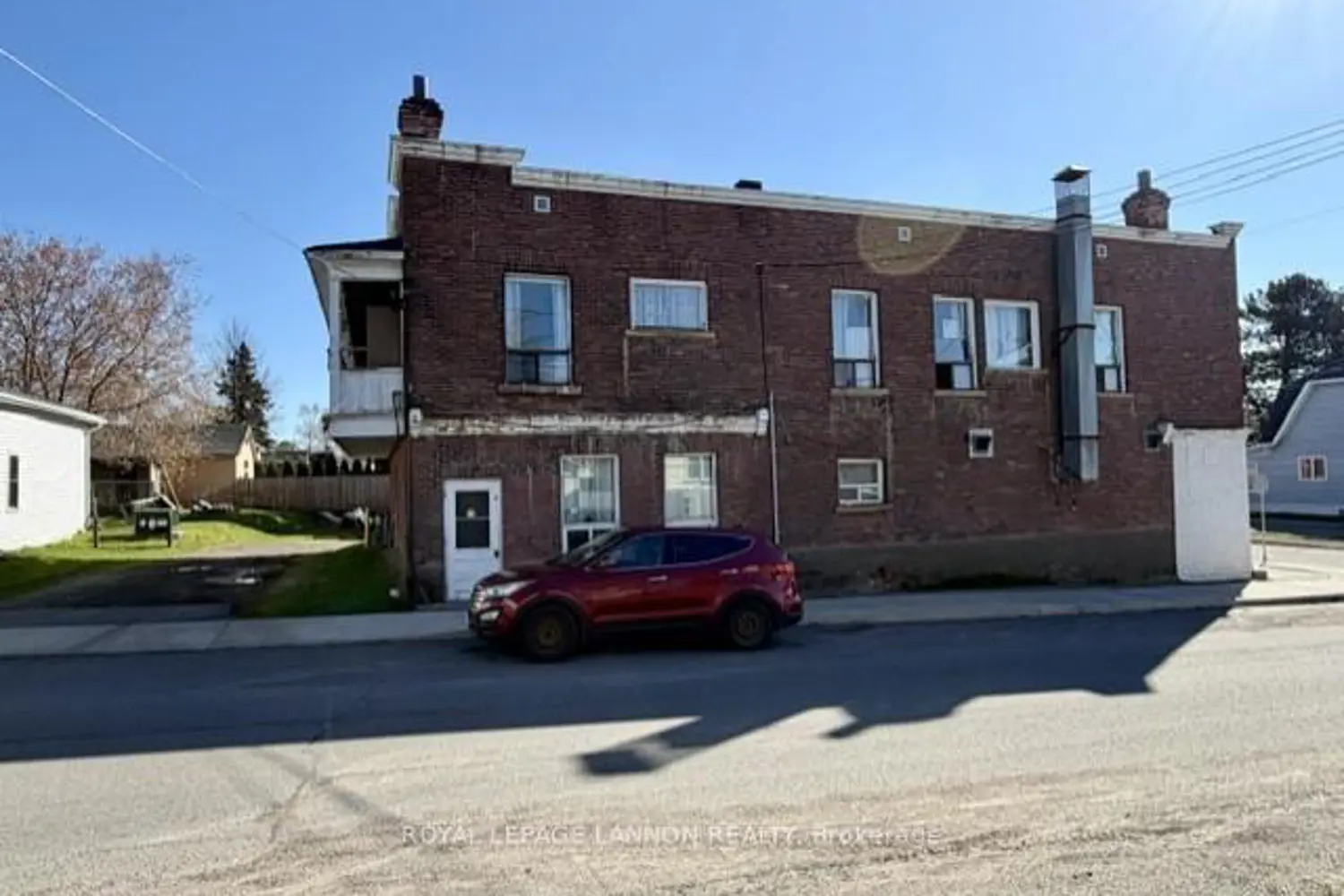 142 College Street photo 4