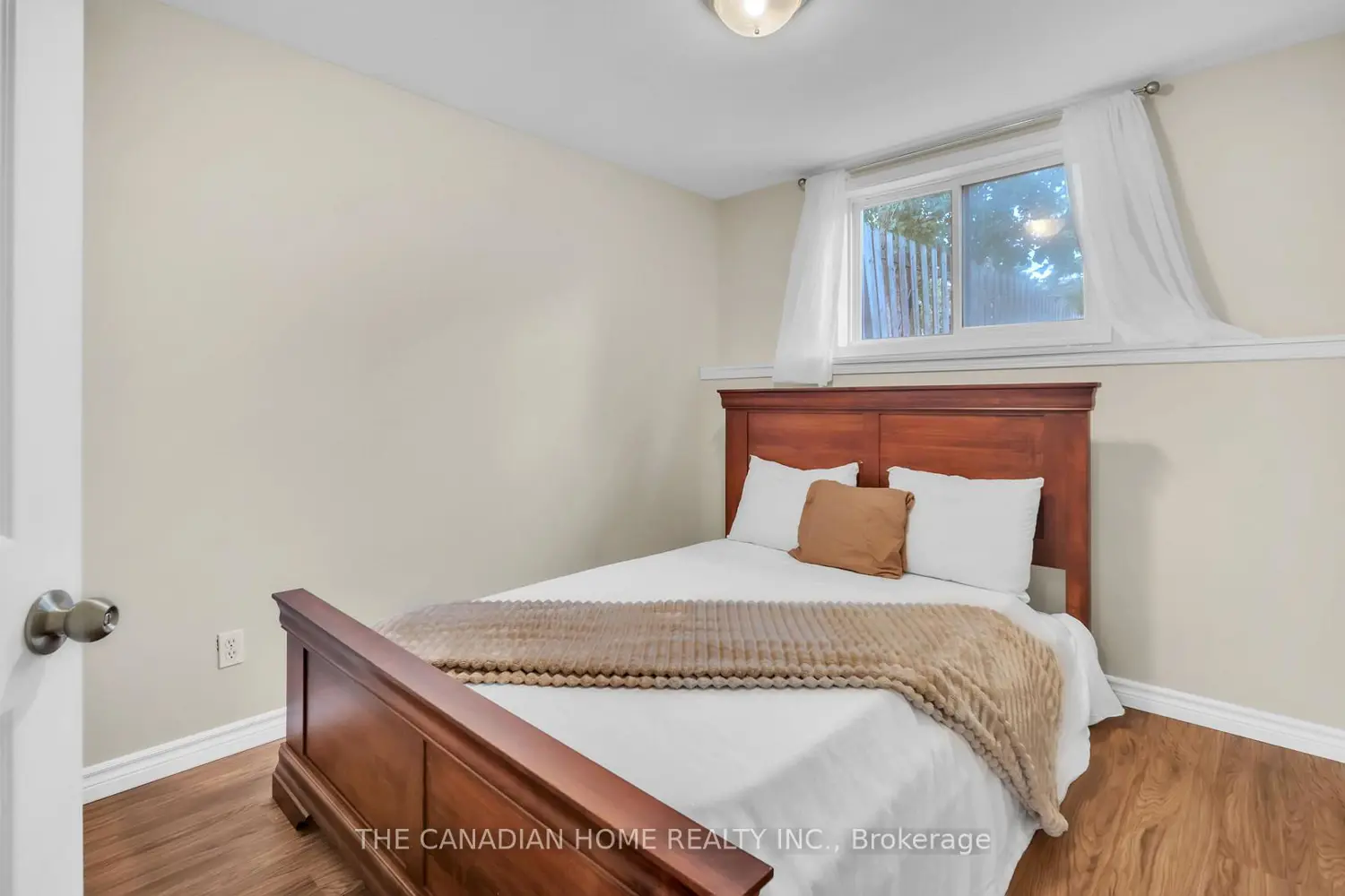 45 Oak Street photo 5