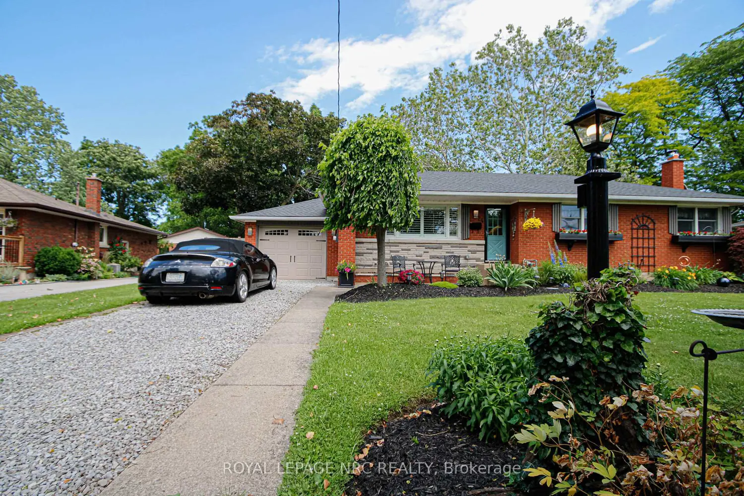 24 Juliana Crescent photo 4