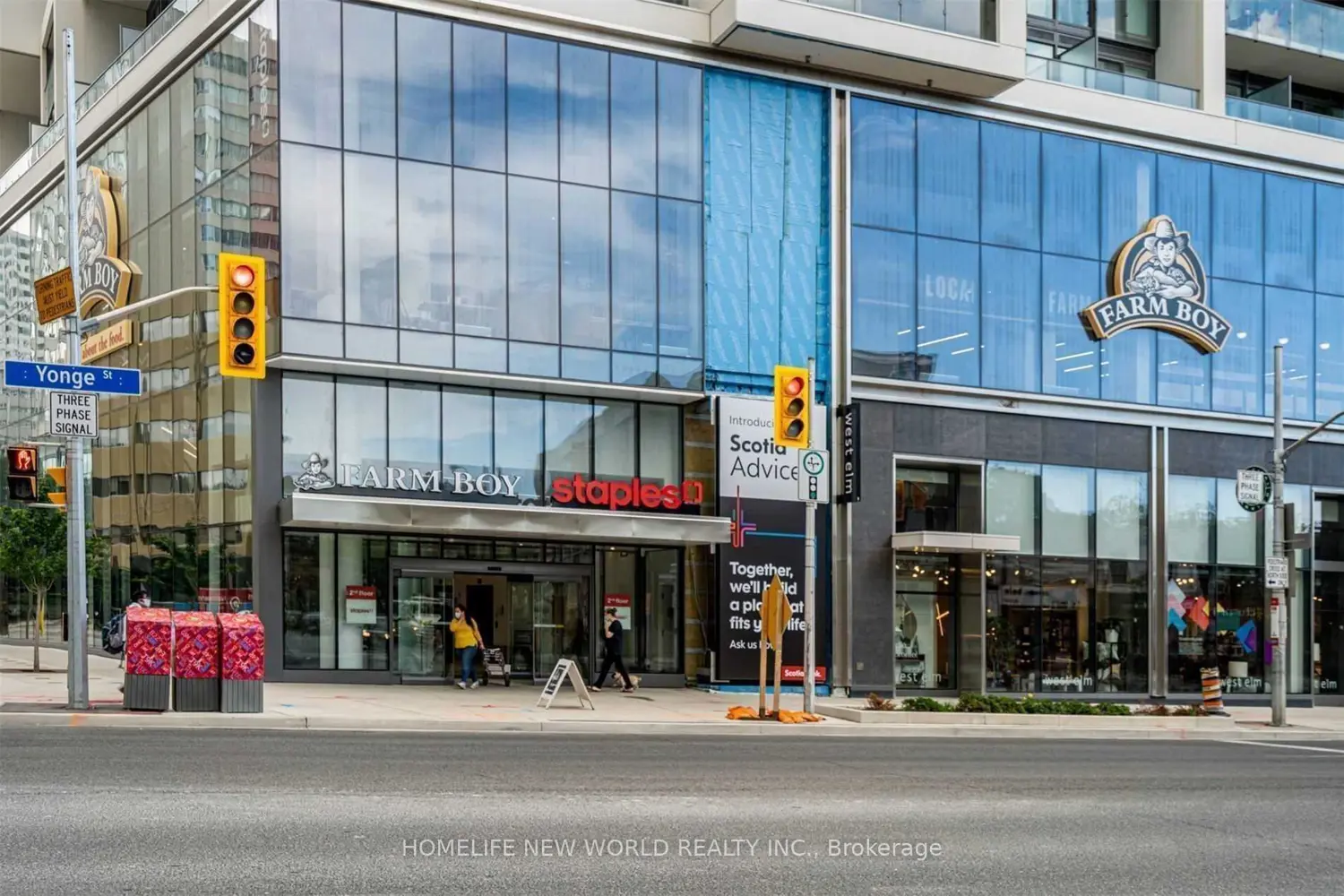 8 Hillsdale Avenue 1037