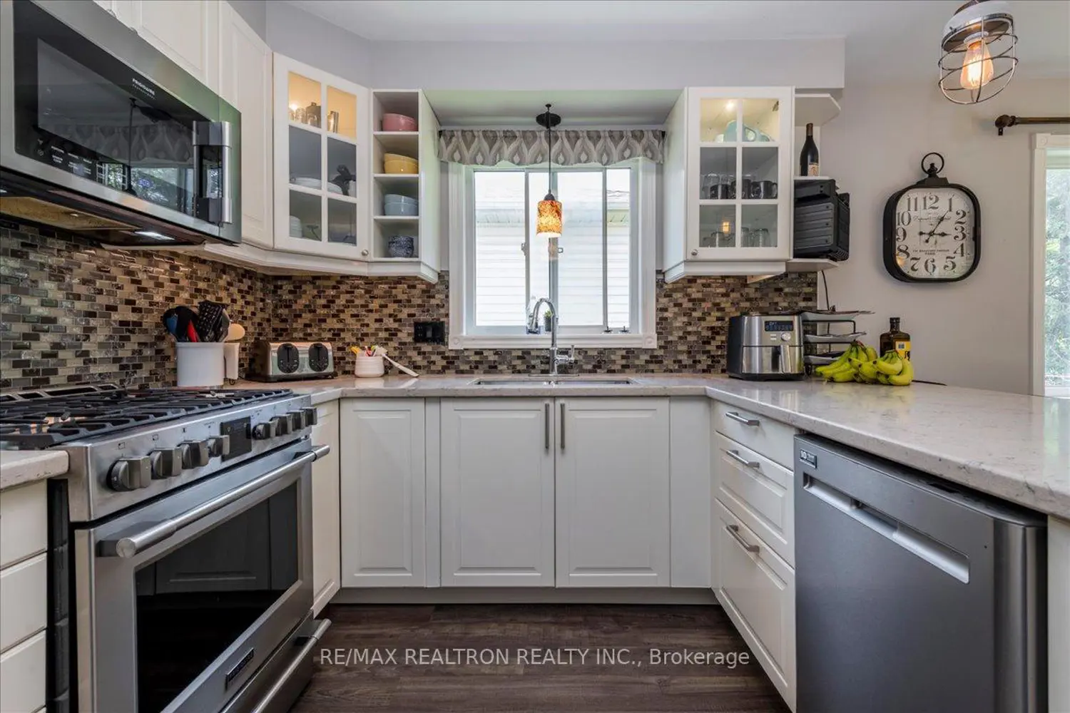 34 O'shaughnessy Crescent photo 4