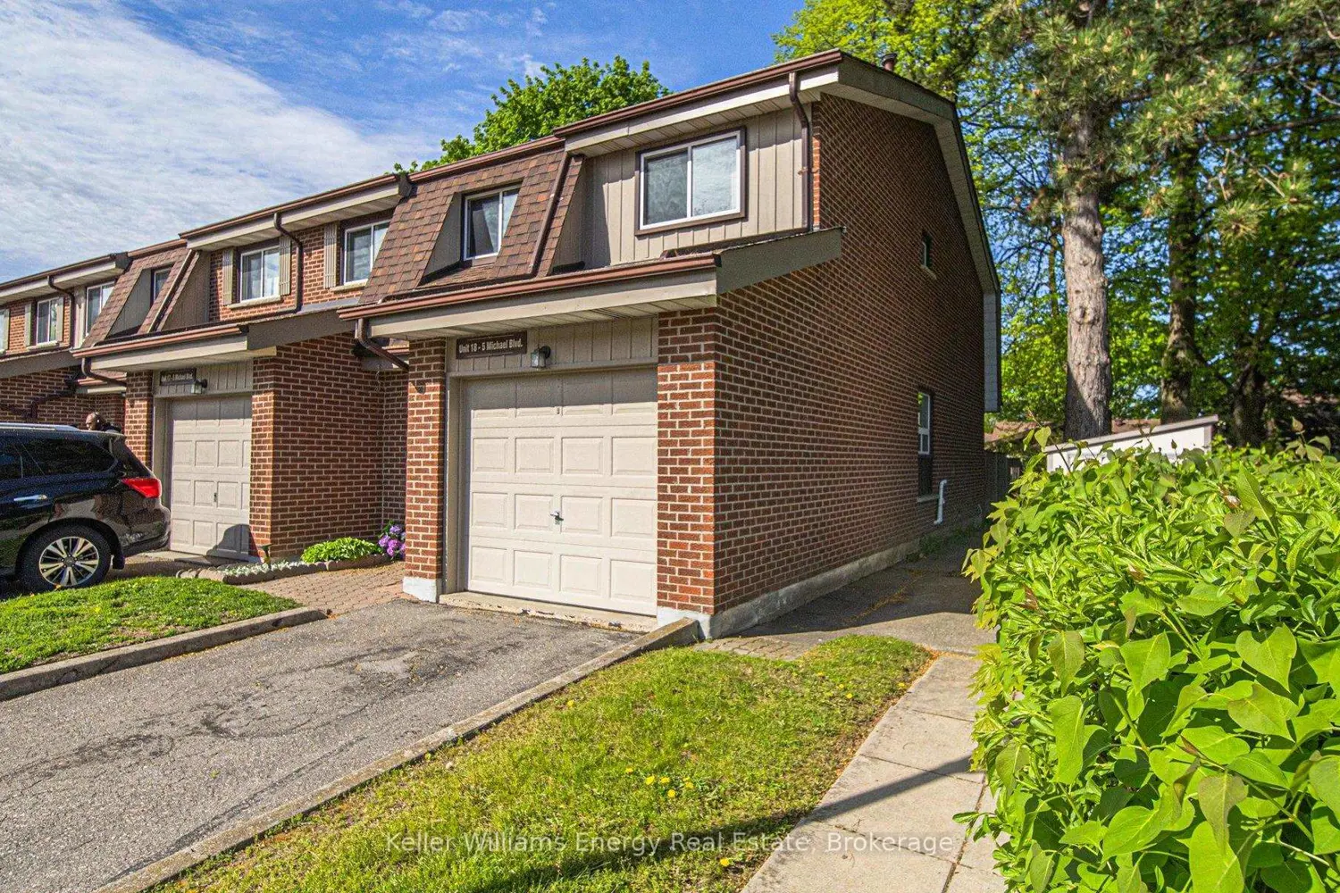 5 Michael Boulevard 18 photo 2