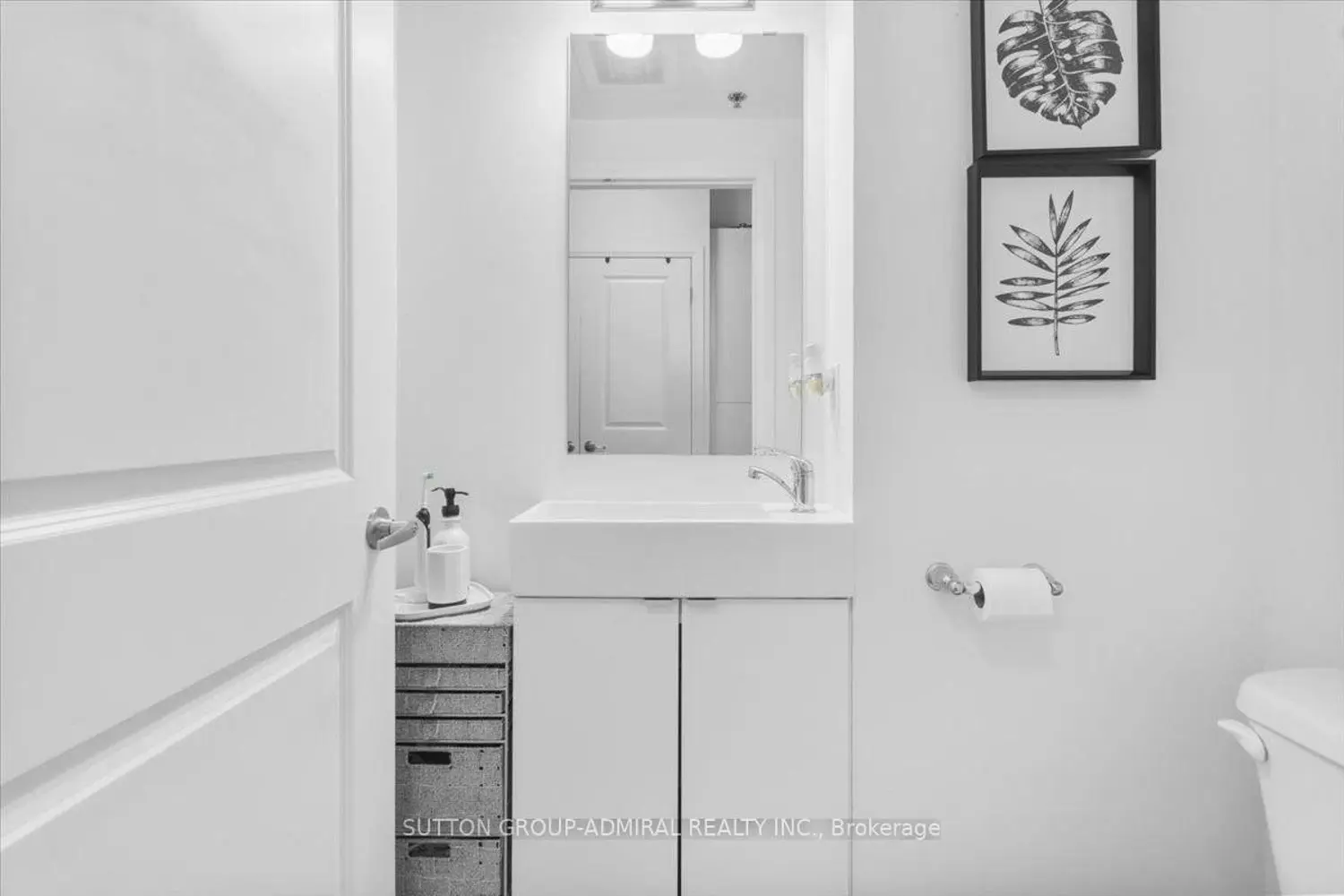 1900 Simcoe Street 636 photo 5