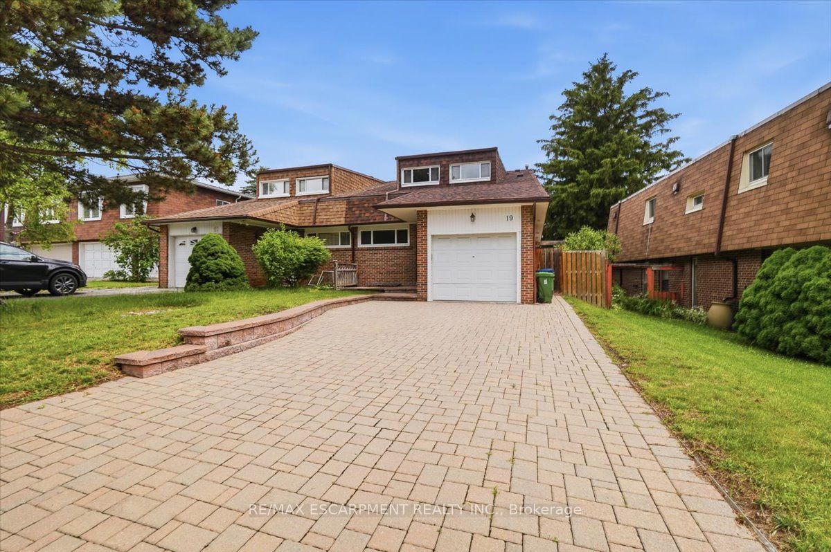 19 Picola Court, Toronto, ON, M2H 2N2
