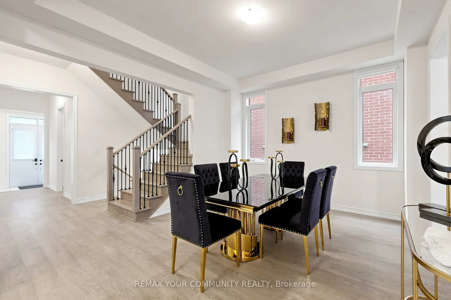 105 Halldorson Avenue photo 3
