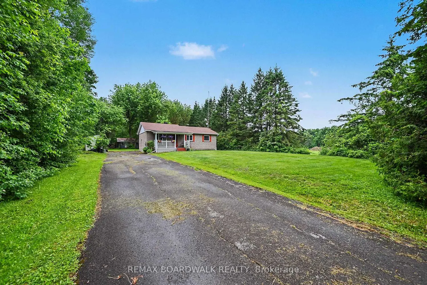 3260 Tolmies Corners Road photo 3