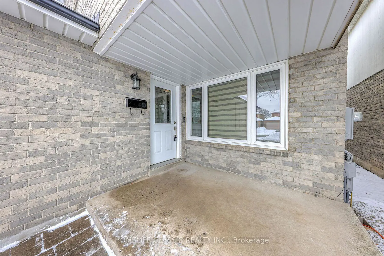 56 Gray Crescent photo 3