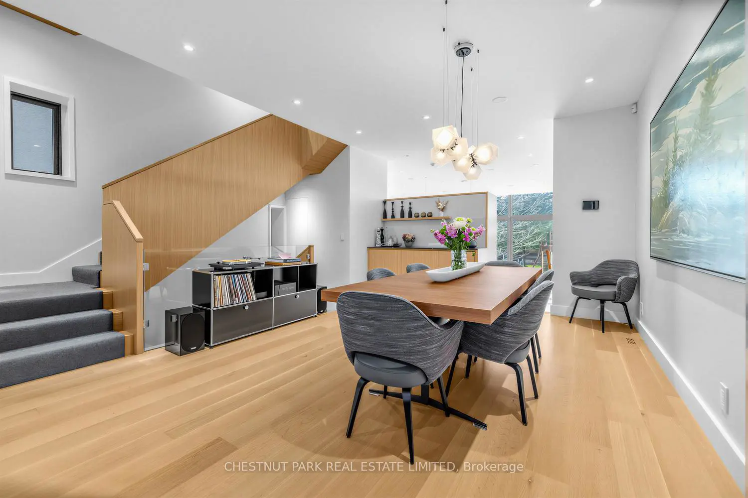 55 Farnham Avenue photo 5