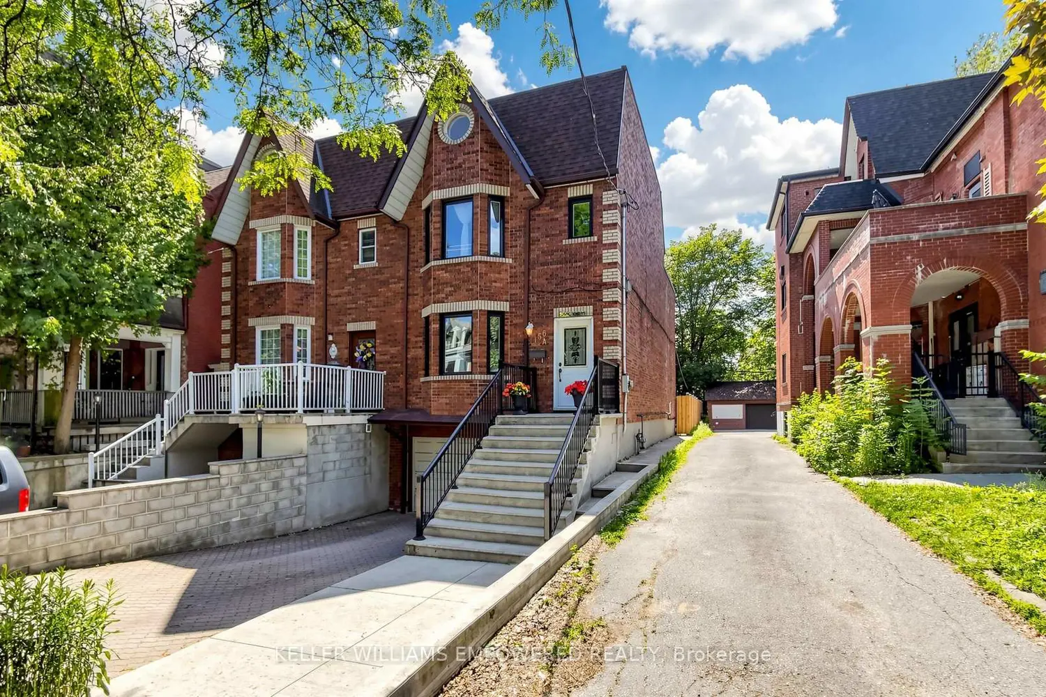156A Dowling Avenue photo 2