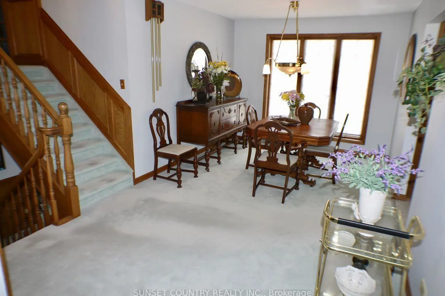 259 Memorial Avenue photo 4
