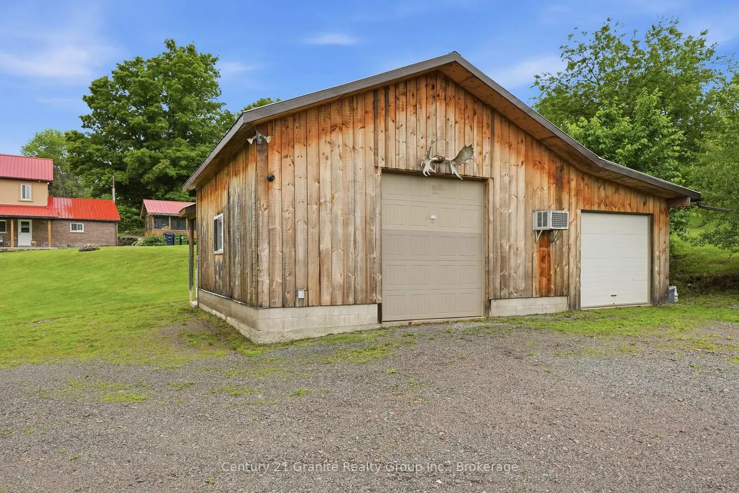 1742 Rose Island Road photo 2