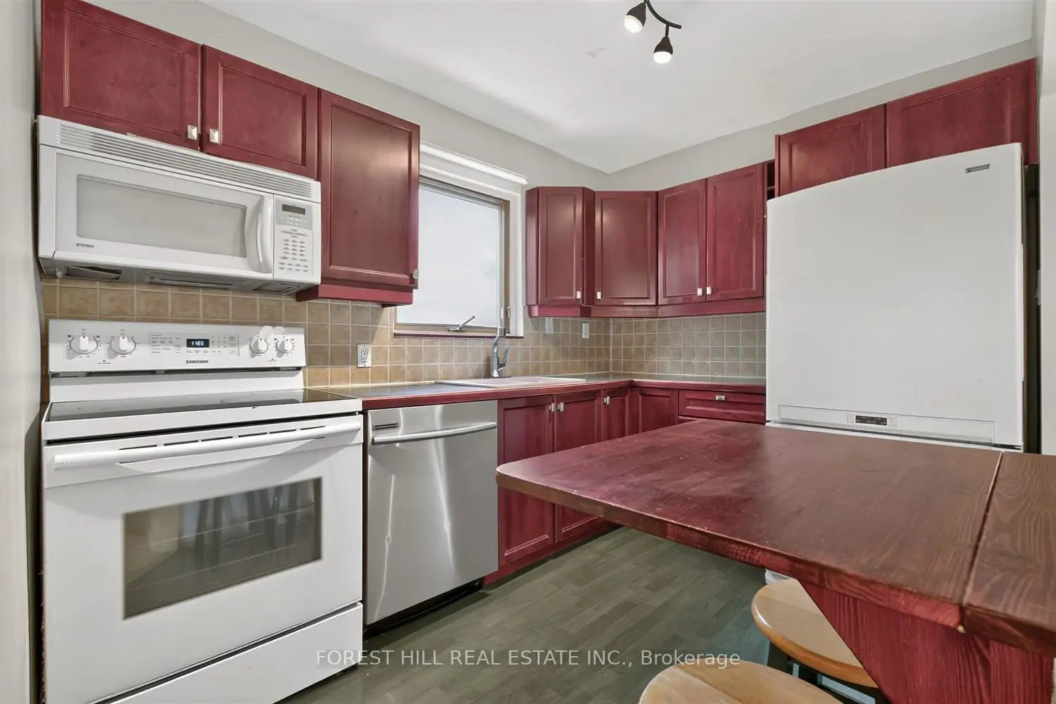 73 Dunington Drive photo 4