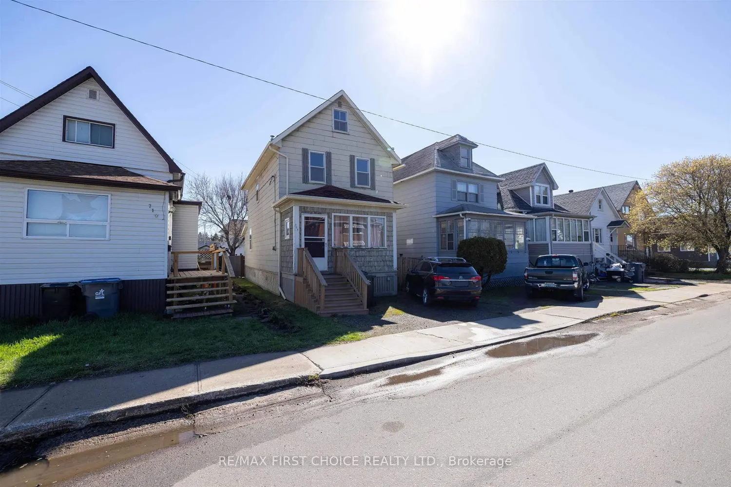 708 Mcleod Street photo 3