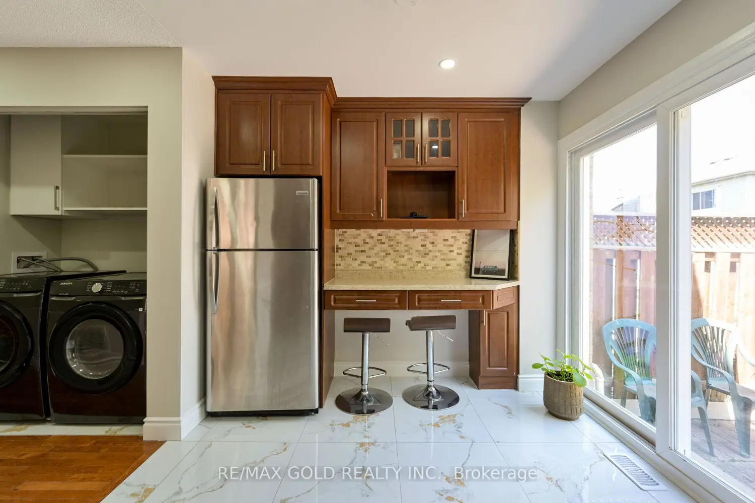 171 Fernforest Drive photo 4