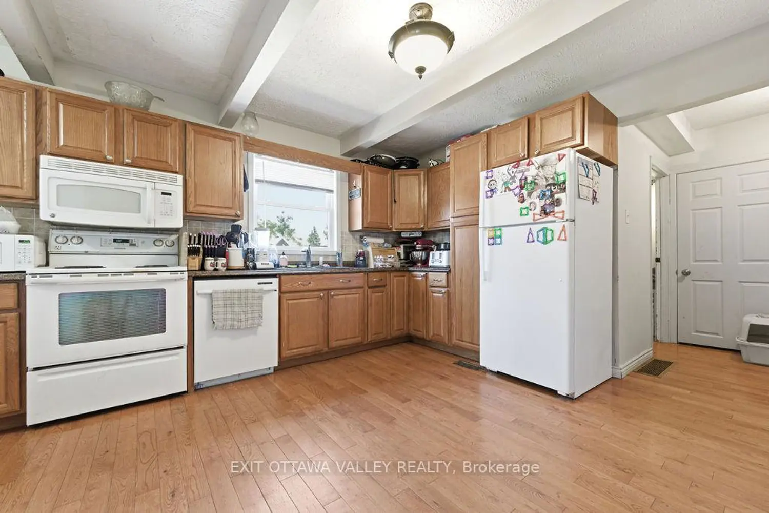 341 Craig Street photo 2