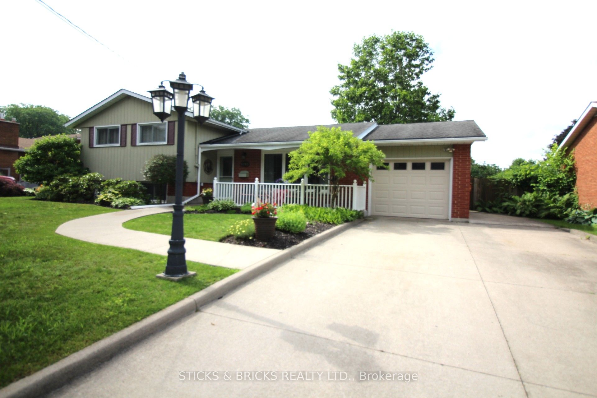 6762 Cherrygrove Road, Niagara Falls, ON, L2E 5M6