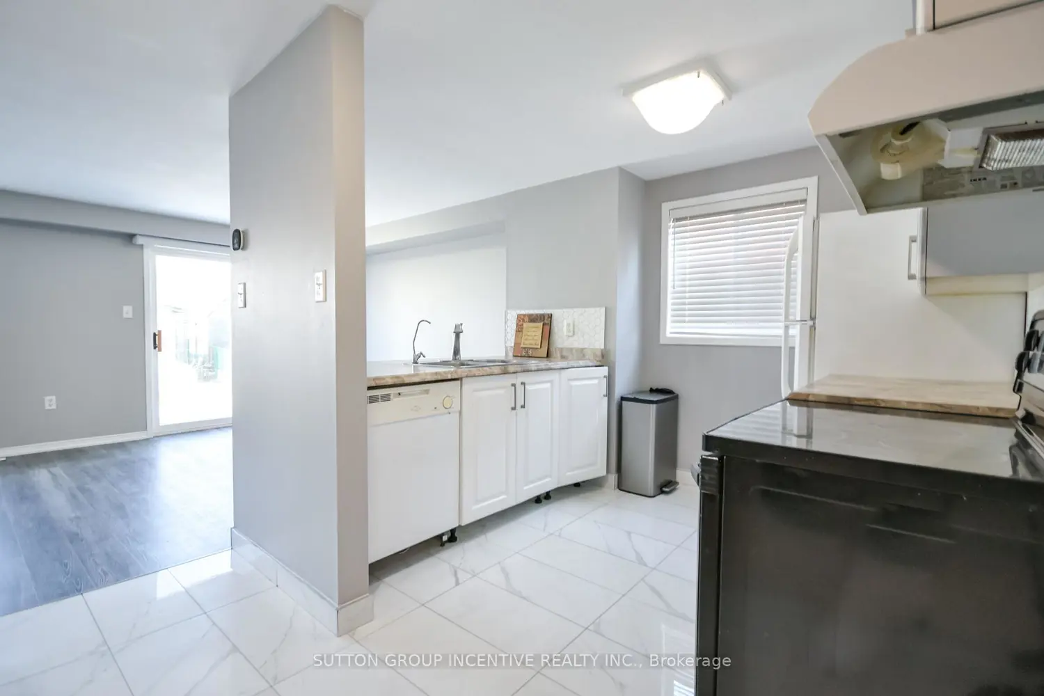 256 Dunsmore Lane photo 2