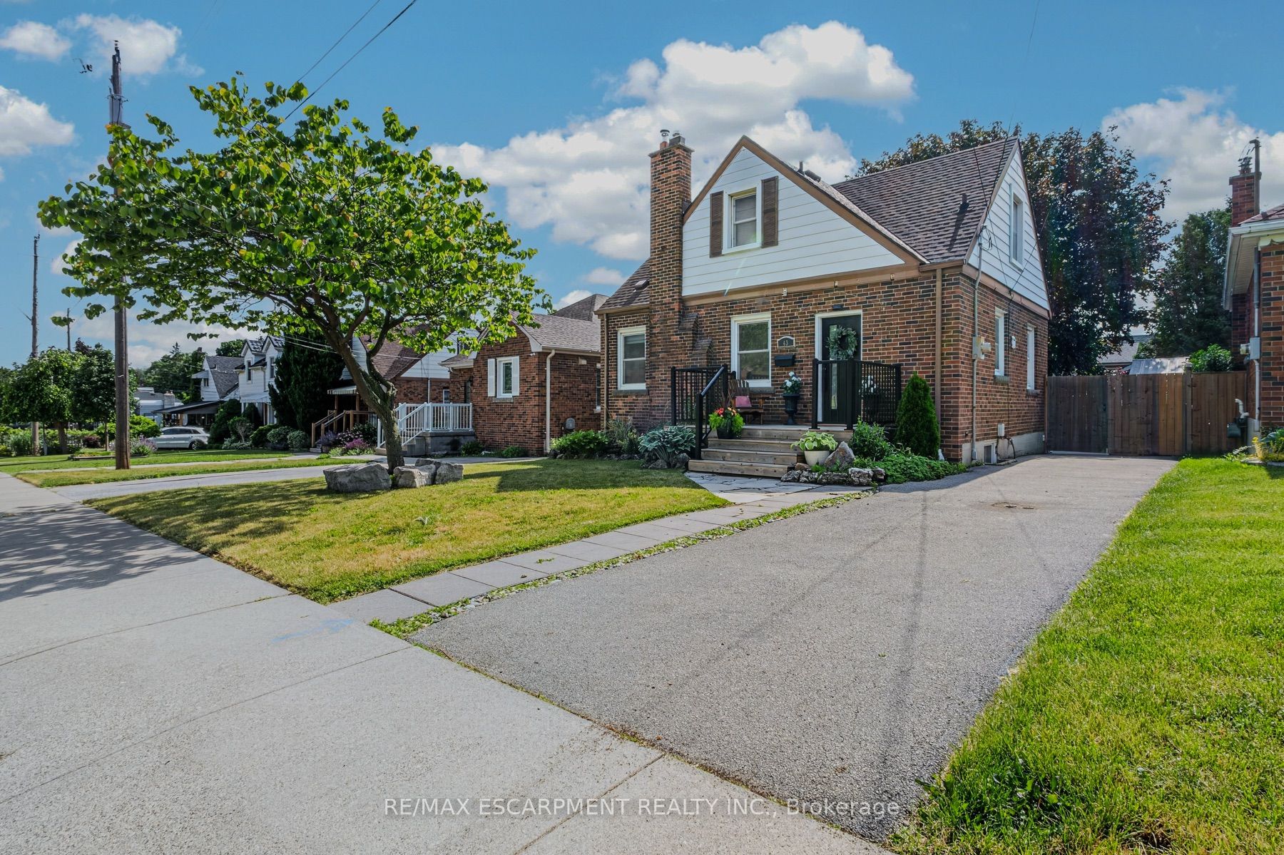 43 Woodbridge Road, Hamilton, ON, L8K 3C8 photo 2