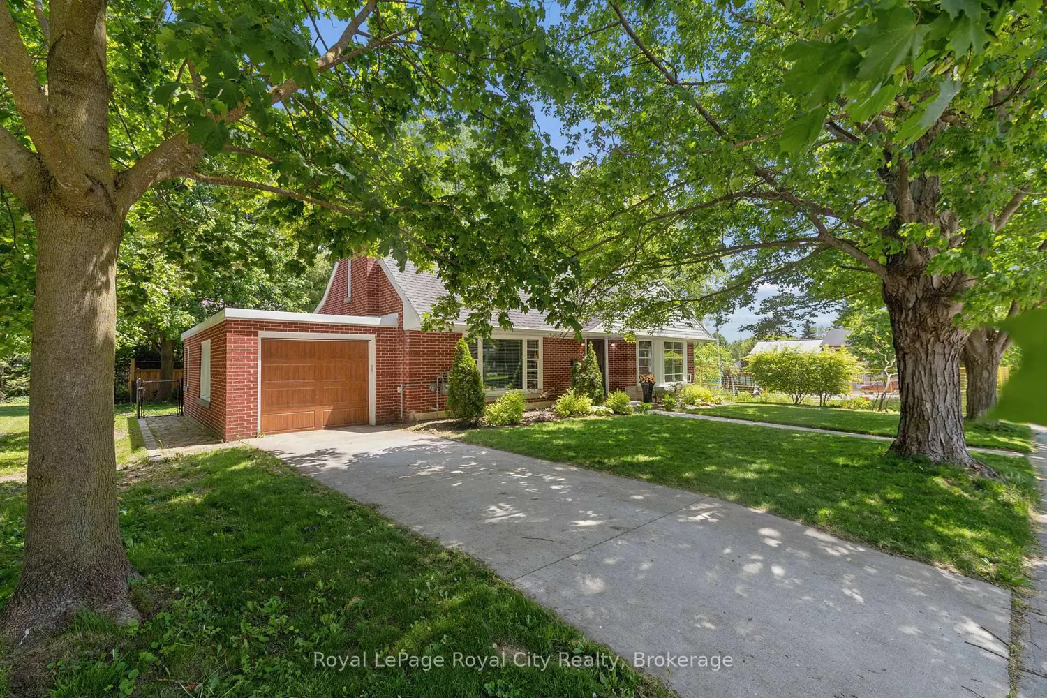 120 Hill Street photo 2
