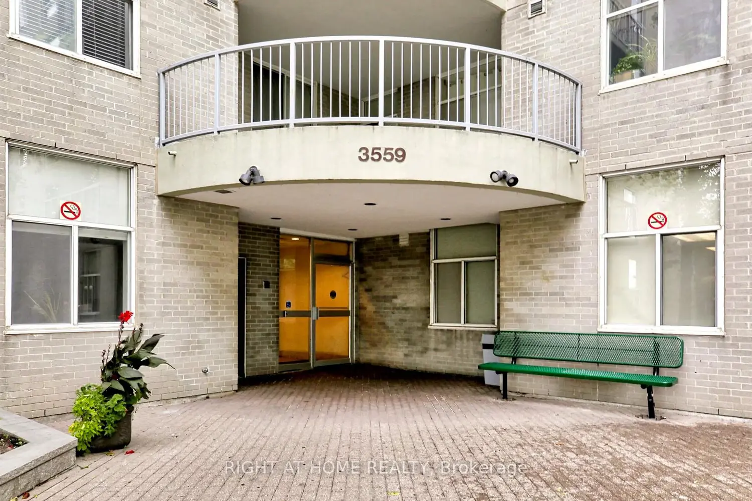 3559 Eglinton Avenue 1311