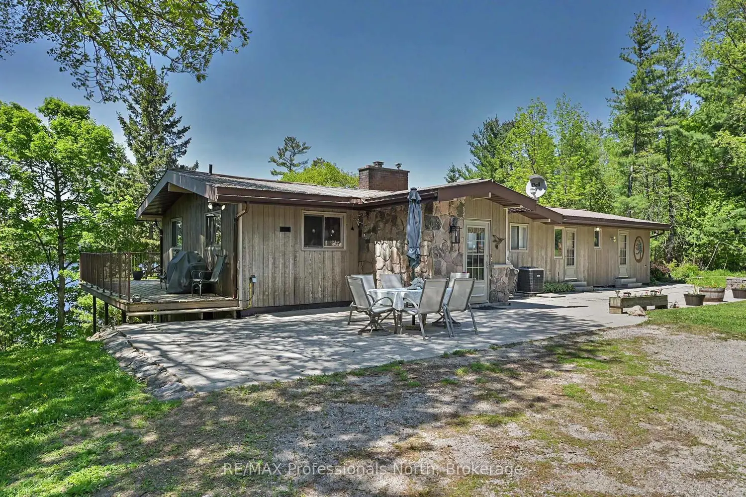 1015 Kelson Road photo 2