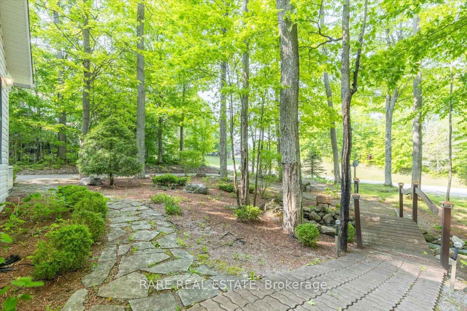 37 Boyd Crescent photo 2