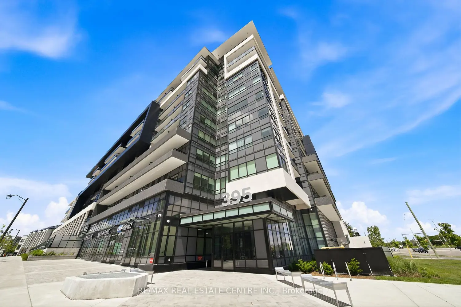395 Dundas Street 221 photo 2