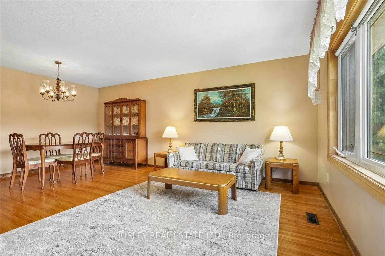 809 Hillcrest Road photo 4