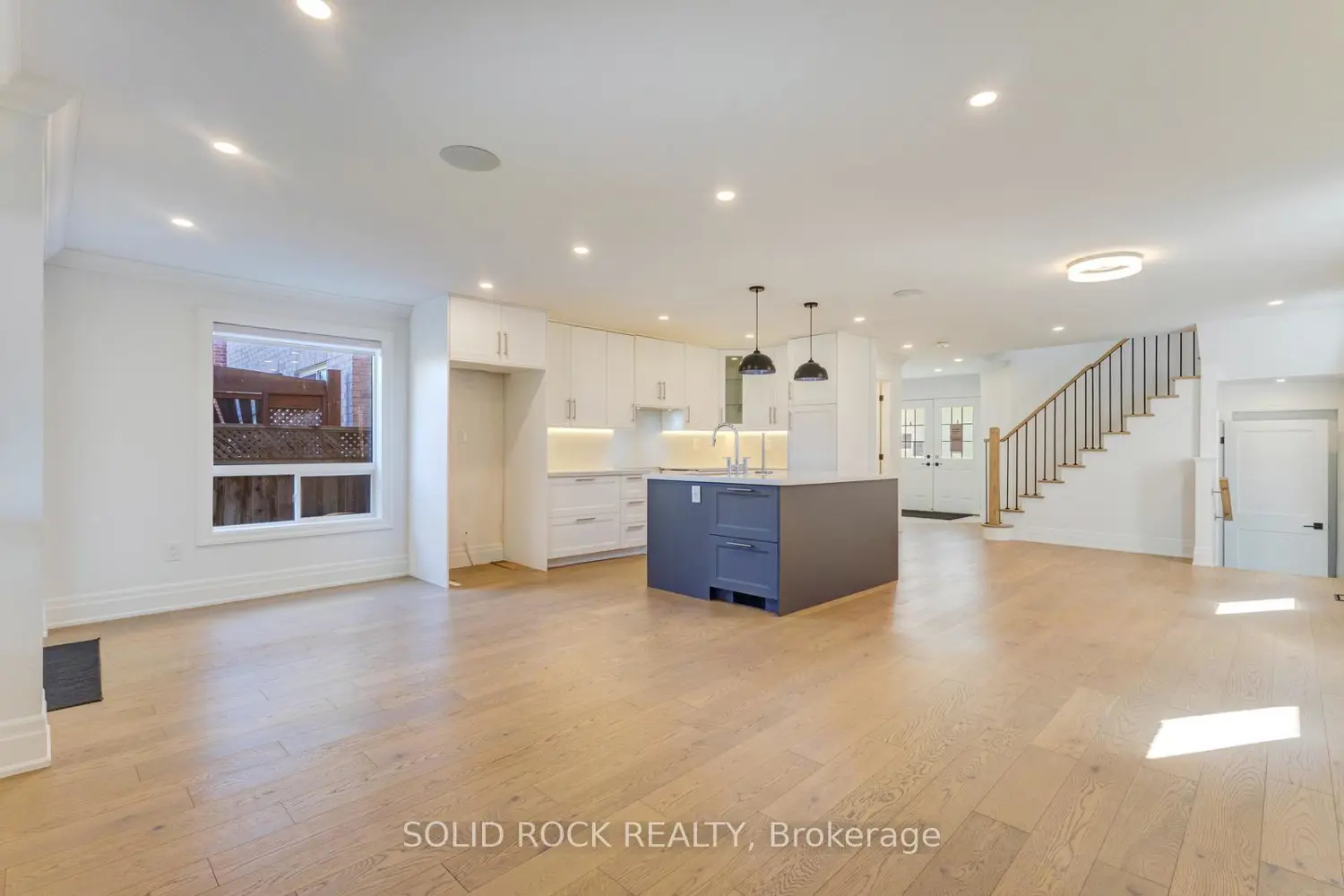 75 Tarquini Crescent photo 2