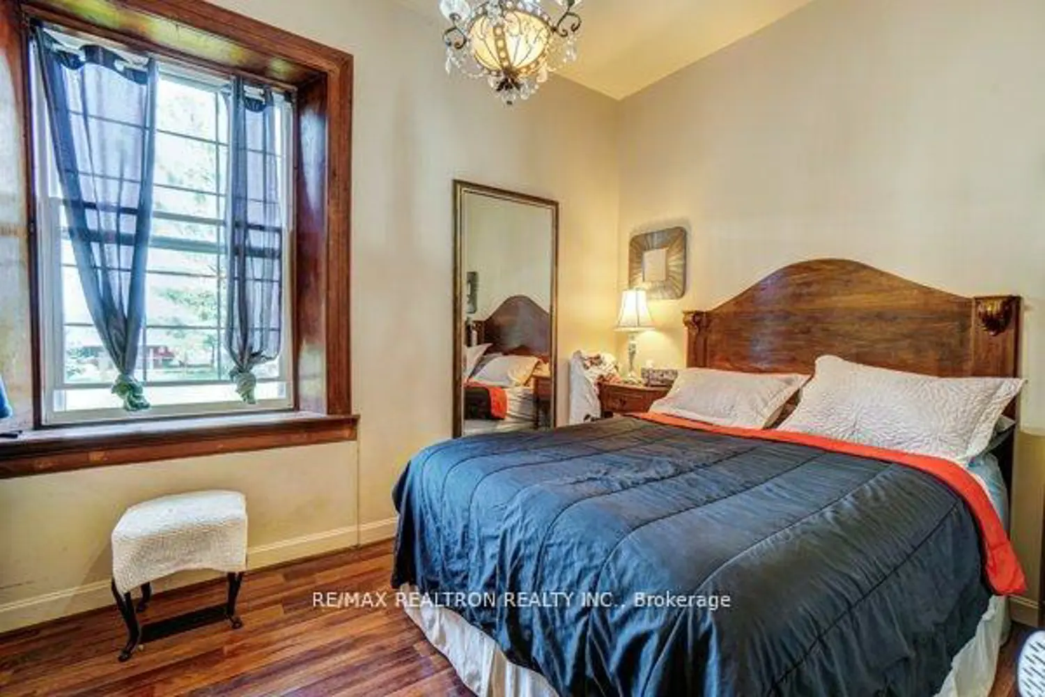 3930 Yonge Street photo 4