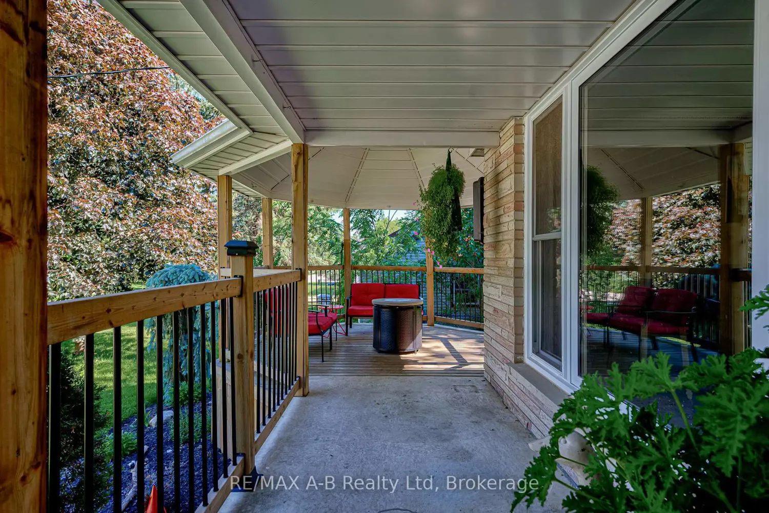243 King Street photo 3